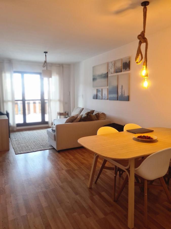 Apartment Tuhogarencerler Taquilla Parking En Pistas *